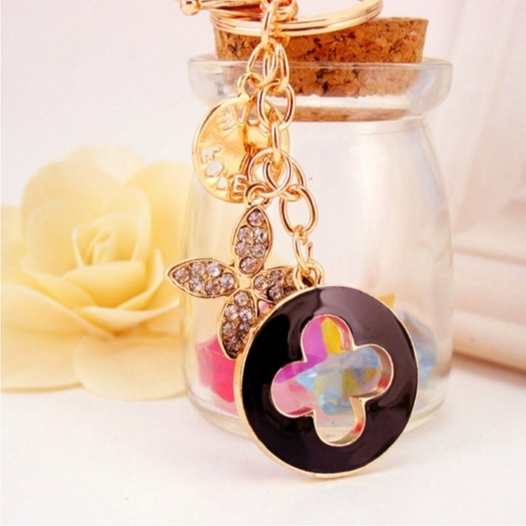 NEW Four Leaf Clover Love Charm Crystal Flower Luxury Pendant Bag Keychain. - Picture 6 of 6
